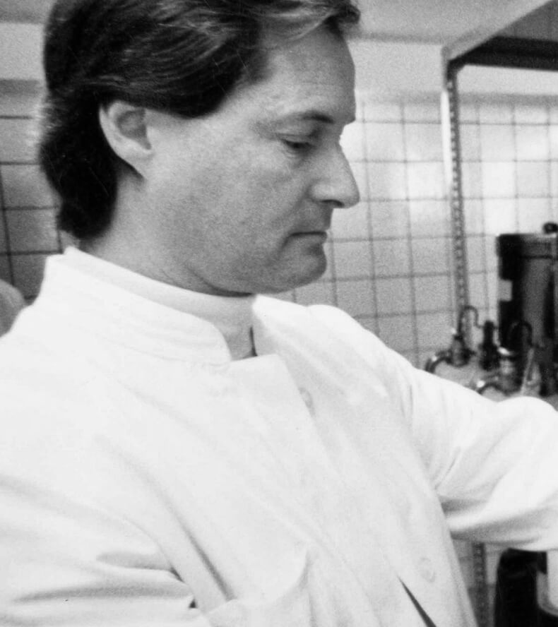 Dr. Gerd Eckstein in the laboratory